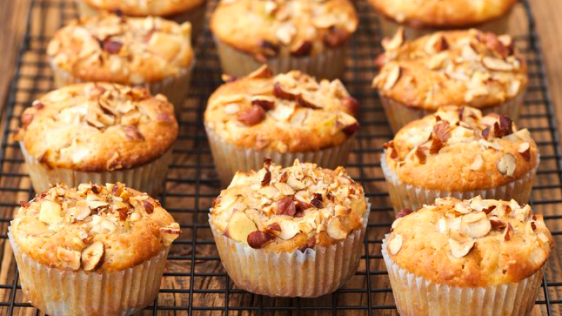 Apfelmuffins-mit-Haselnüssen