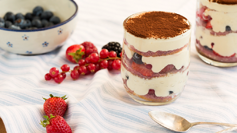 Beeren-Tiramisu im Glas