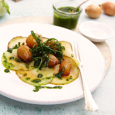 Gebratener-Kohlrabi-mit-glasierten-Zwiebeln-und-Ruccola-Oel
