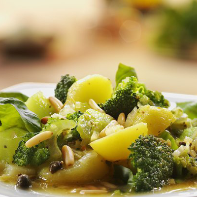 Kartoffel-Brokkoli-Salat-mit-Kapern-Vinaigrette