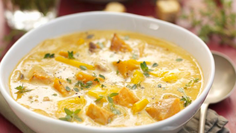 Mais-Butternusskuerbis-Suppe