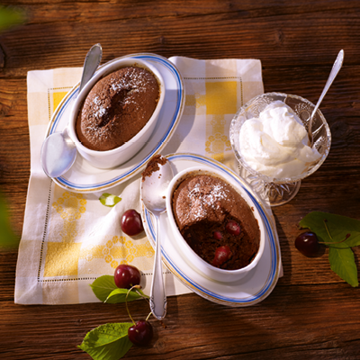 Nuss-Kirschpudding