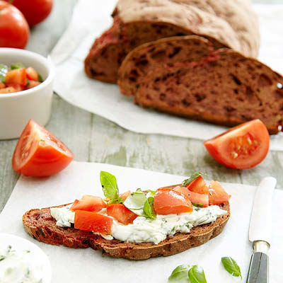 Rote-Bete-Sauerteig-Brot