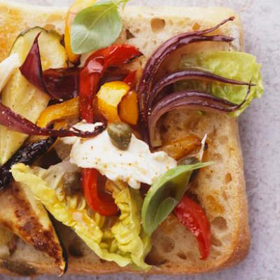 Sandwich-mit-gegrilltem-Gemuese