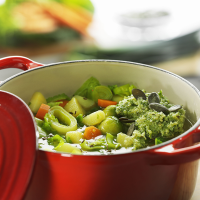 Winterlicher-Gemuesetopf-mit-Petersilien-Pesto