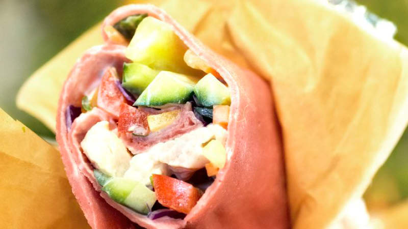 Wraps-aus-Crêpes-mit-Gemüsesticks-und-Kräutercreme