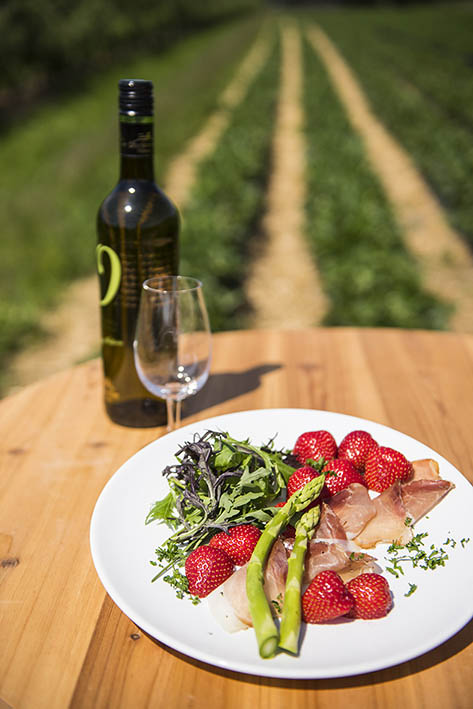 Spargel und Erdbeeren