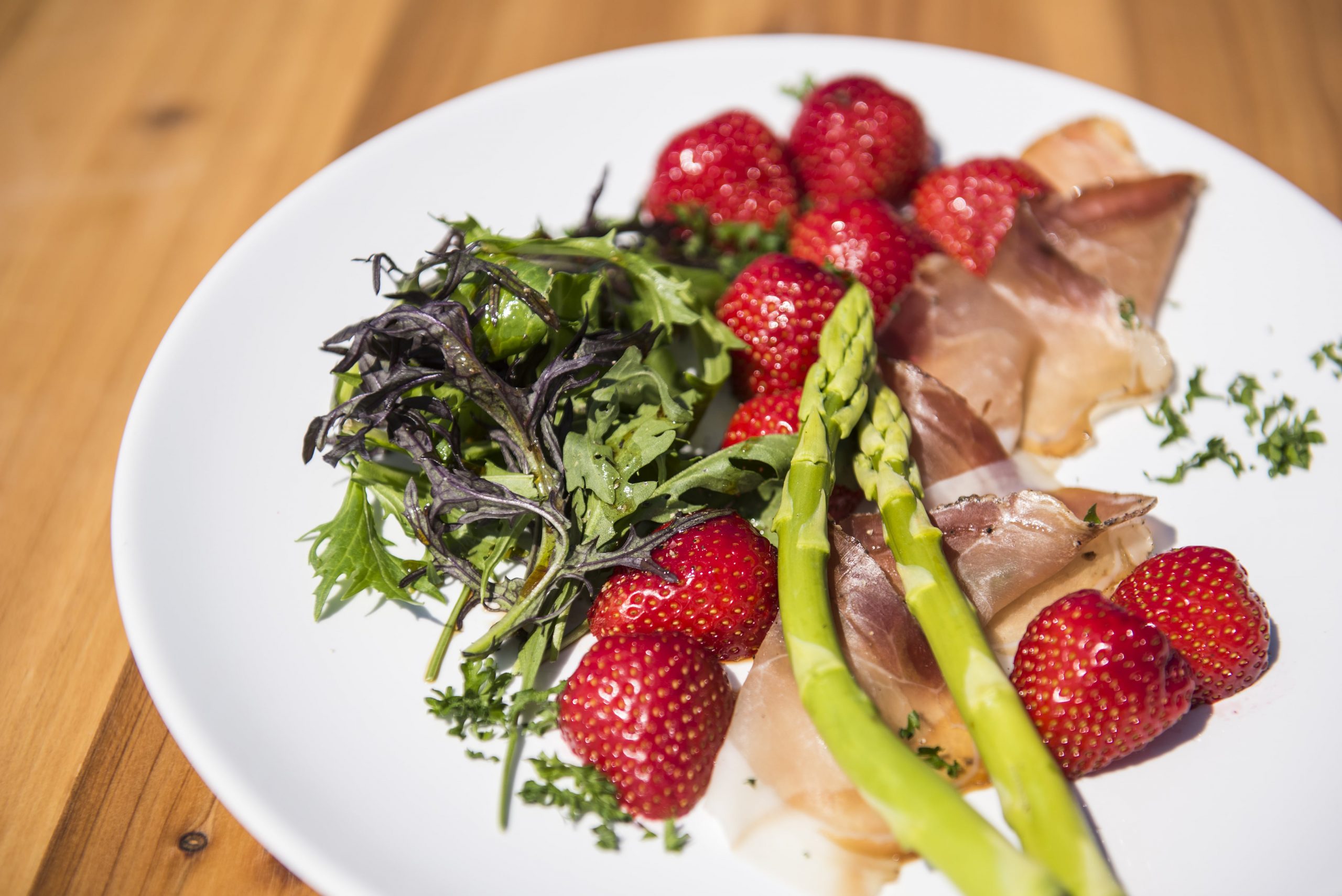 Rezept mit Erdbeeren und Spargel