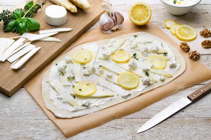 Spargel-Zitronen-Pizza