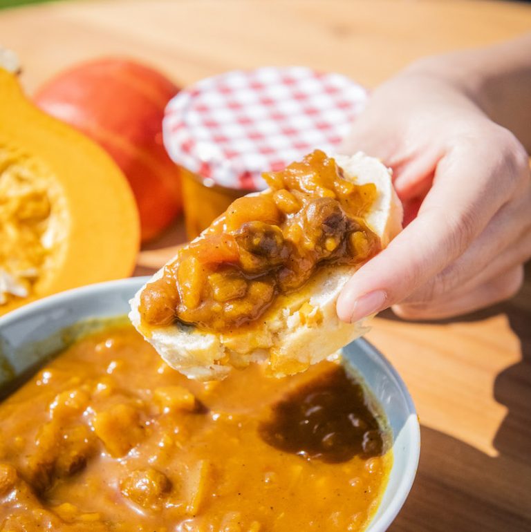 Kürbis-Tomaten-Chutney aus dem Glas