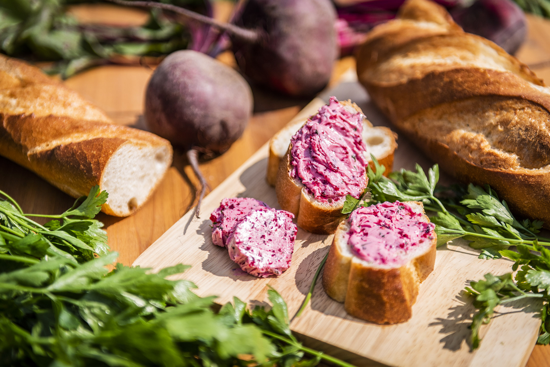 Rote Bete Butter auf Brot